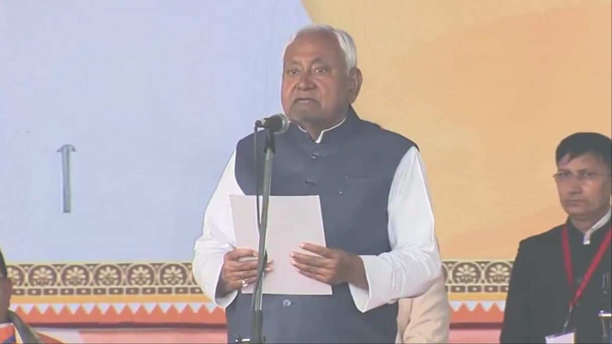 नीतीश कुमार ने 10वीं बार बिहार के मुख्यमंत्री पद की शपथ ली | भारत समाचार